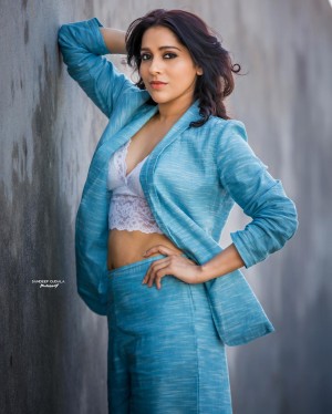 Rashmi Gautam (aka) RashmiGautam