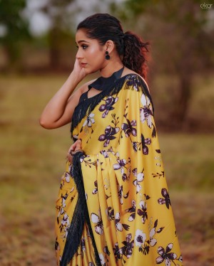 Rashmi Gautam (aka) RashmiGautam