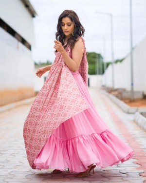 Rashmi Gautam (aka) RashmiGautam