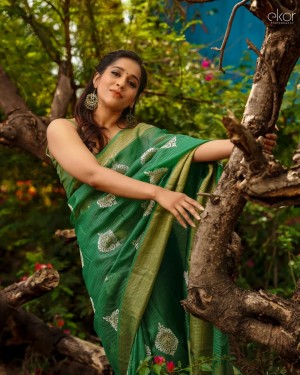 Rashmi Gautam (aka) RashmiGautam