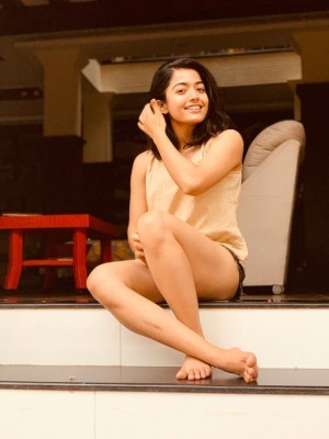 Rashmika Mandanna (aka) RashmikaMandanna