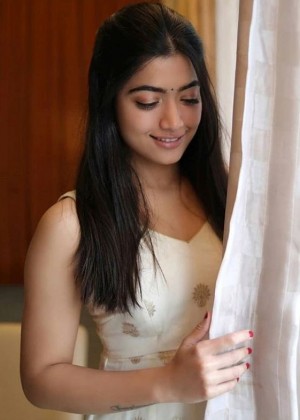 Rashmika Mandanna (aka) RashmikaMandanna