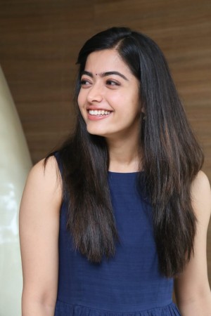 Rashmika Mandanna (aka) RashmikaMandanna