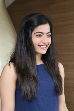 Rashmika Mandanna (aka) RashmikaMandanna