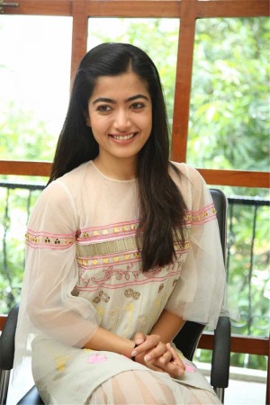 Rashmika Mandanna (aka) RashmikaMandanna