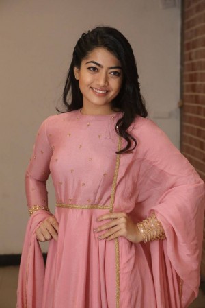 Rashmika Mandanna (aka) RashmikaMandanna