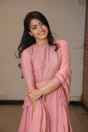 Rashmika Mandanna (aka) RashmikaMandanna