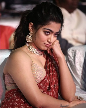 Rashmika Mandanna (aka) RashmikaMandanna