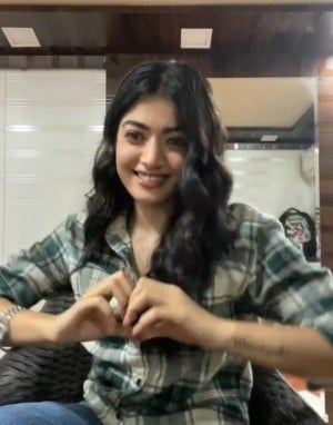 Rashmika Mandanna (aka) RashmikaMandanna