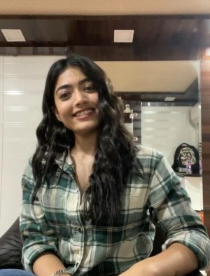 Rashmika Mandanna (aka) RashmikaMandanna