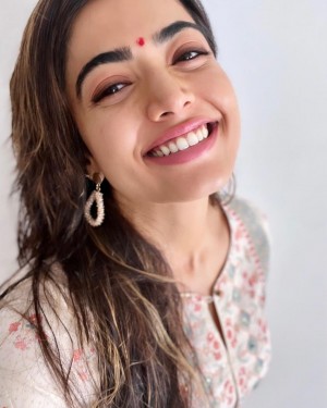 Rashmika Mandanna (aka) RashmikaMandanna