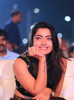 Rashmika Mandanna (aka) RashmikaMandanna