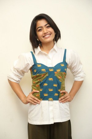 Rashmika Mandanna (aka) RashmikaMandanna