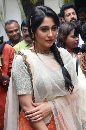 Regina Cassandra (aka) Regina