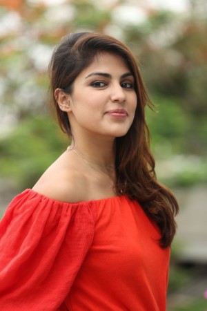 Rhea Chakraborty (aka) RheaChakraborty