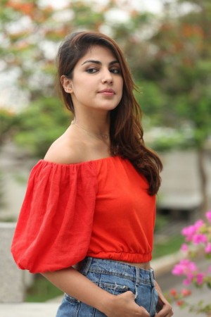 Rhea Chakraborty (aka) RheaChakraborty