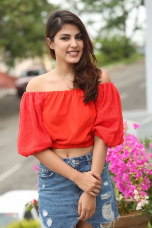 Rhea Chakraborty (aka) RheaChakraborty