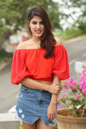 Rhea Chakraborty (aka) RheaChakraborty