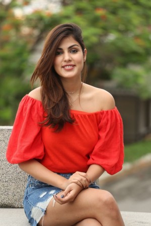 Rhea Chakraborty (aka) RheaChakraborty