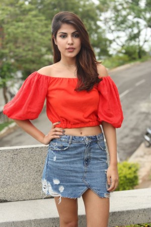 Rhea Chakraborty (aka) RheaChakraborty