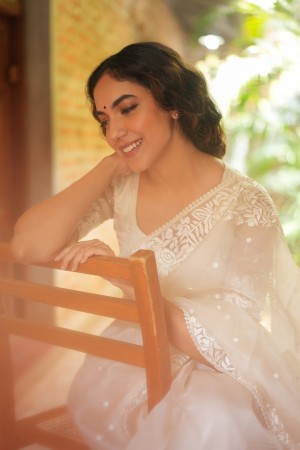 Ritu Varma (aka) RituVarmaa