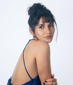 Ruhani Sharma (aka) RuhaniSharma