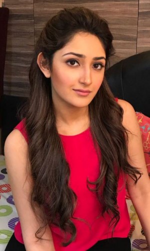 Sayyeshaa Saigal (aka) Sayyeshaa