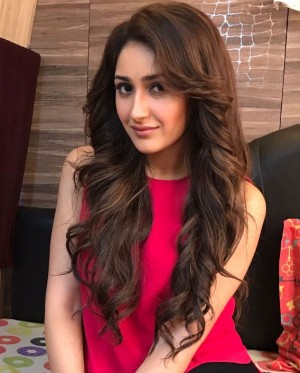 Sayyeshaa Saigal (aka) Sayyeshaa