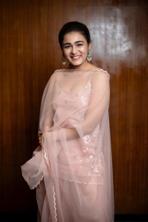 Shalini Pandey (aka) ShaliniPandey