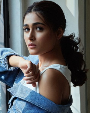 Shalini Pandey (aka) ShaliniPandey