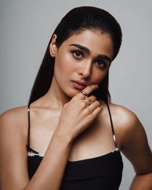 Shalini Pandey (aka) ShaliniPandey