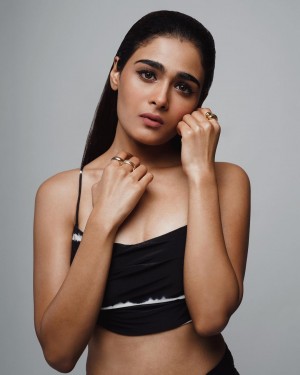 Shalini Pandey (aka) ShaliniPandey