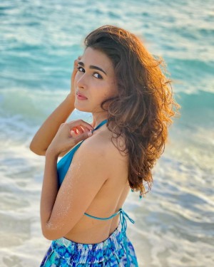 Shalini Pandey (aka) ShaliniPandey