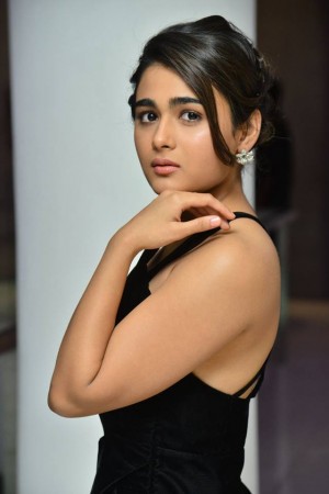 Shalini Pandey (aka) ShaliniPandey