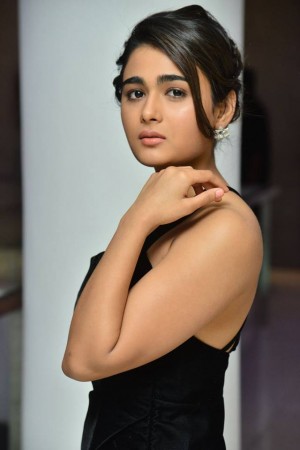 Shalini Pandey (aka) ShaliniPandey