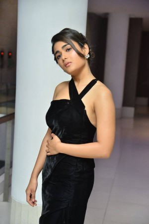 Shalini Pandey (aka) ShaliniPandey