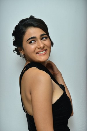 Shalini Pandey (aka) ShaliniPandey