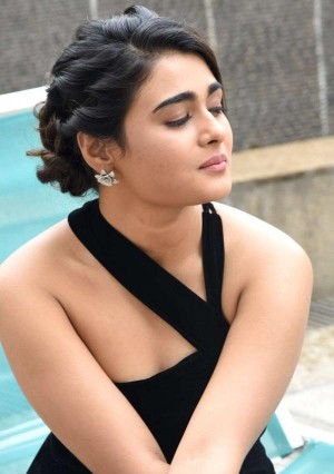 Shalini Pandey (aka) ShaliniPandey