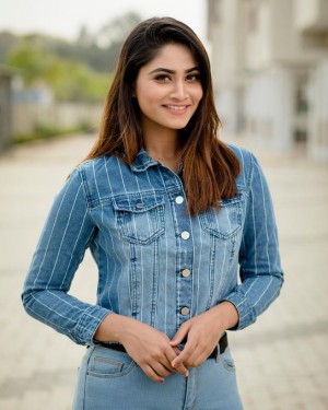 Shivani Narayanan (aka) Shivani