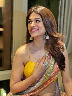 Shraddha Das (aka) Shraddhaa