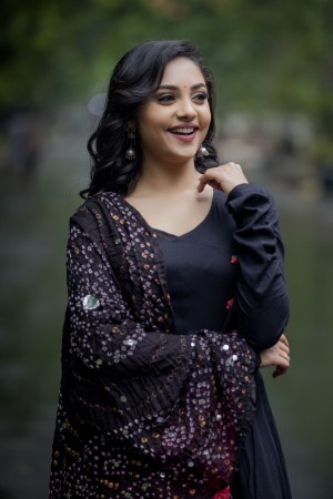 Smruthi Venkat (aka) Smruthi