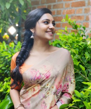 Smruthi Venkat (aka) Smruthi