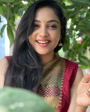 Smruthi Venkat (aka) Smruthi