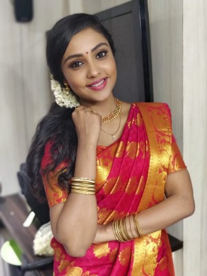 Smruthi Venkat (aka) Smruthi