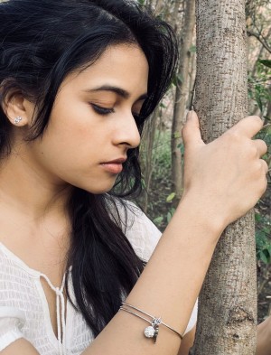 Sridivya (aka) Sri Divya