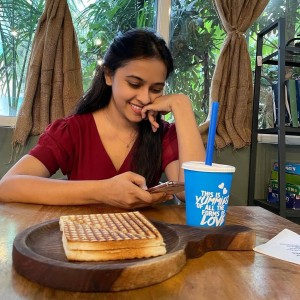 Sridivya (aka) Sri Divya