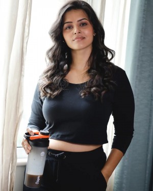 Swathishta Krishnan (aka) Swathishta