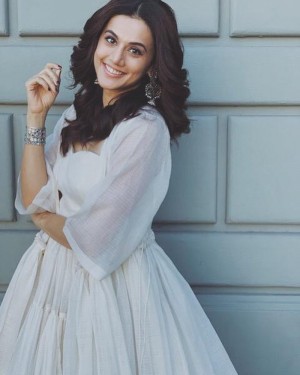 Tapsee Pannu (aka) Tapsee