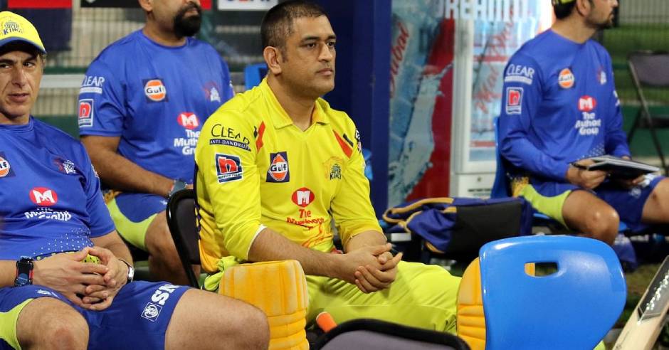 Dhoni slammed by this legendary cricketer for CSK youngsters comment