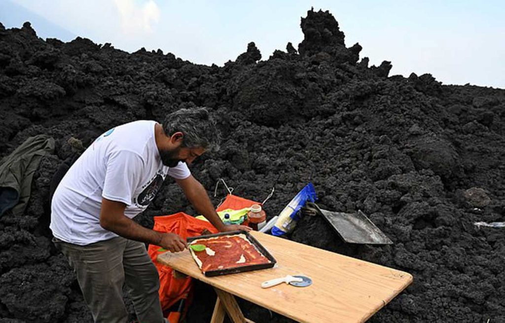 Pizza is served by the flames of the Pacaya volcano